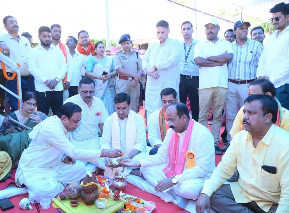 विकास की नई इबारत लिख रहा बिलासपुर, योजनाओं का लाभ अंतिम व्यक्ति तक पहुंचाना हमारी प्रतिबद्धता : केंद्रीय राज्य मंत्री तोखन साहू
