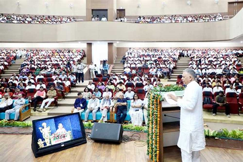 चिकित्सा के क्षेत्र में सेवा-भाव, कर्तव्यनिष्ठा और मानवीय मूल्यों का समावेश अत्यंत आवश्यक : आयुष मंत्री परमार