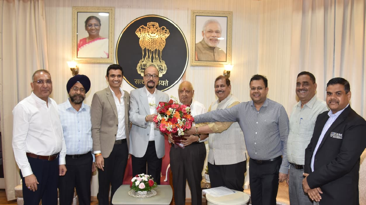 CG : राज्यपाल डेका से निजी विश्वविद्यालयों के पदाधिकारियों ने की भेंट