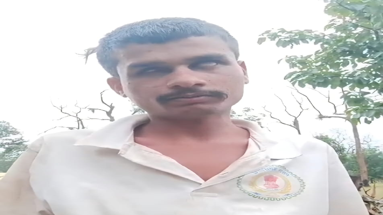 CG : मुख्यमंत्री हेल्पलाइन 1076 से मिली दिव्यांग पेंशन, हितग्राही के चेहरे पर लौटी मुस्कान