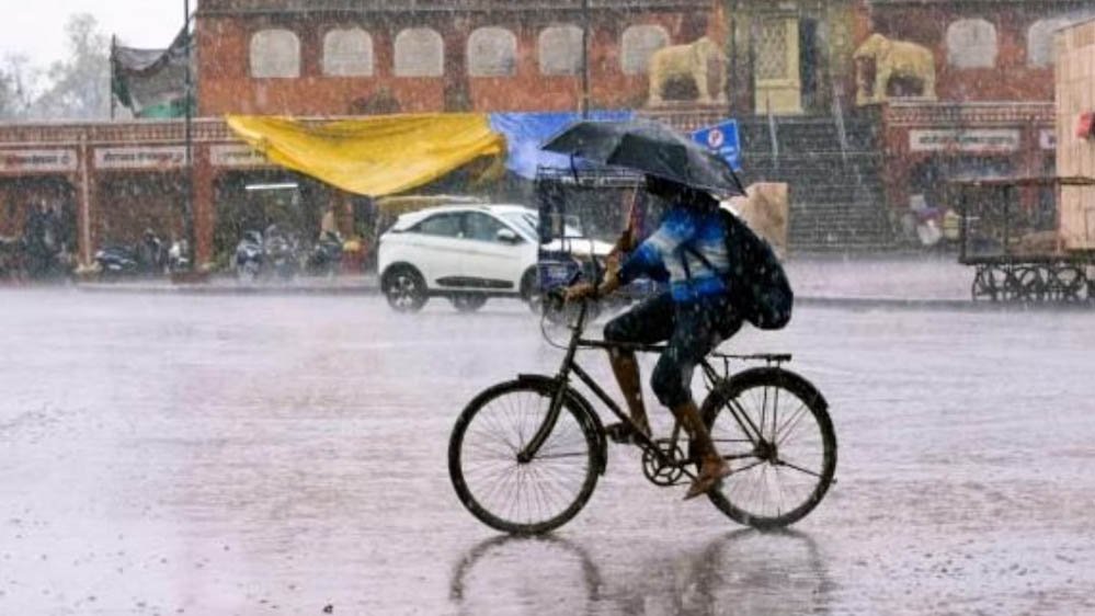 MP Weather: अगले 3 दिन हल्की बारिश, फिर अगले हफ्ते भारी बारिश का अलर्ट; 30 जिलों में सामान्य से ज्यादा बरसात