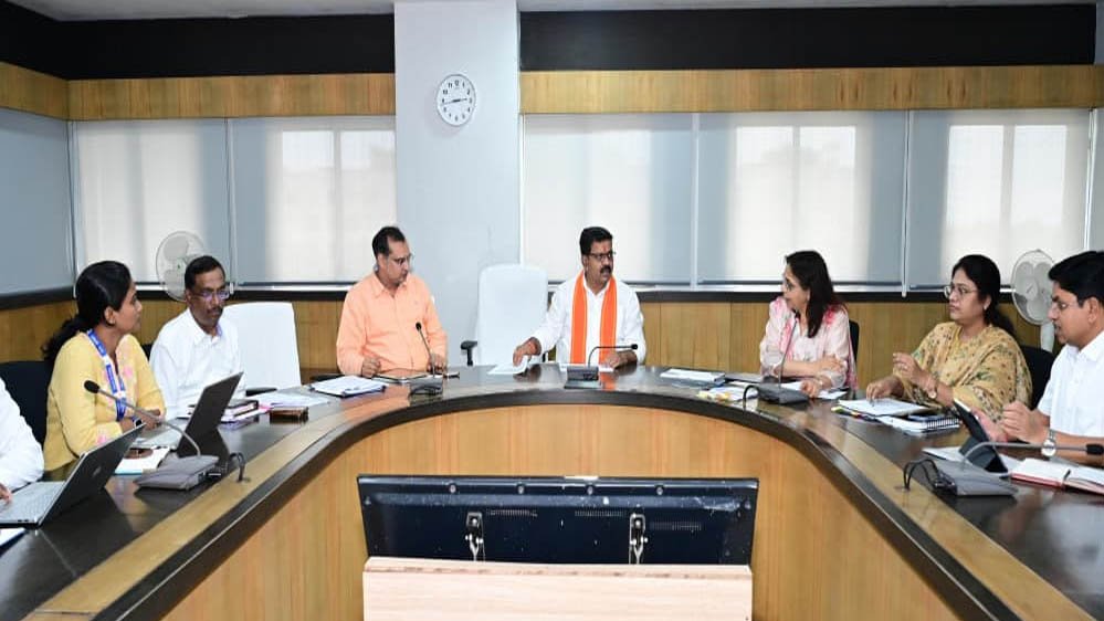 रायपुर : छत्तीसगढ़ में एआई (AI) तकनीक से होगा पीएमजीएसवाई सड़कों का निरीक्षण- उप मुख्यमंत्री विजय शर्मा का बड़ा फैसला