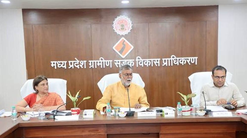 स्वच्छ भारत मिशन के प्रभावी क्रियान्वयन के लिए दीर्घकालिक कार्य योजना करें तैयार: मंत्री पटेल