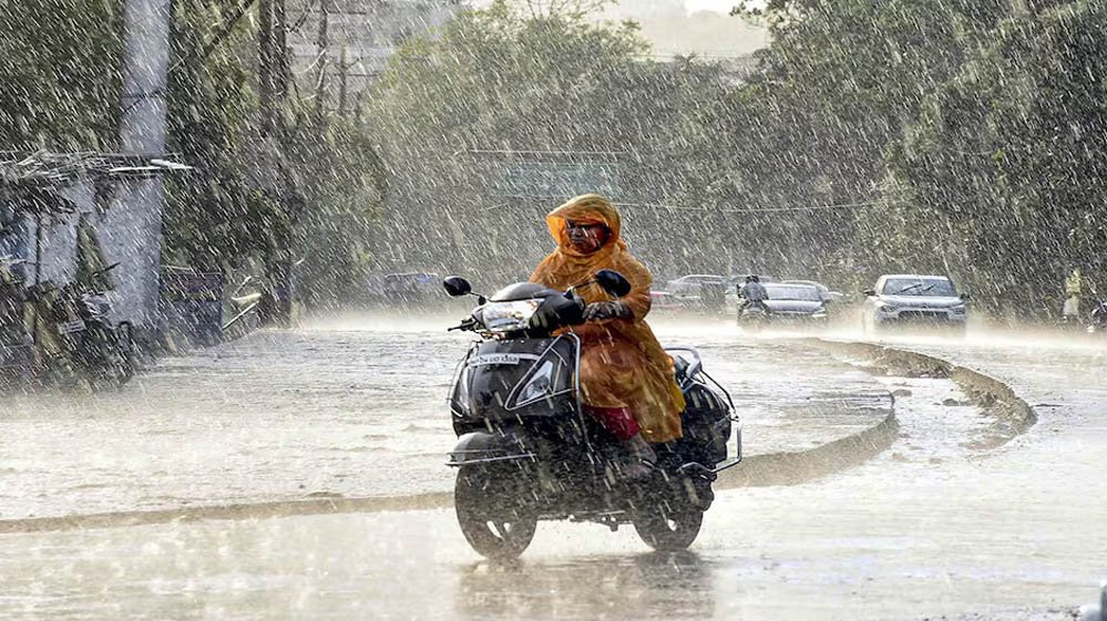 MP Weather Update: 22 जिलों में आज बूंदाबांदी के आसार, 16 जुलाई से एक्टिव होगा नया सिस्टम, फिर होगी भारी बारिश