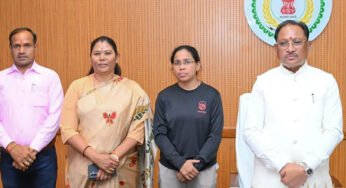 रायपुर : मुख्यमंत्री विष्णुदेव साय ने माउंट एवरेस्ट फतह करने वाली पर्वतारोही अमिता श्रीवास को दी बधाई