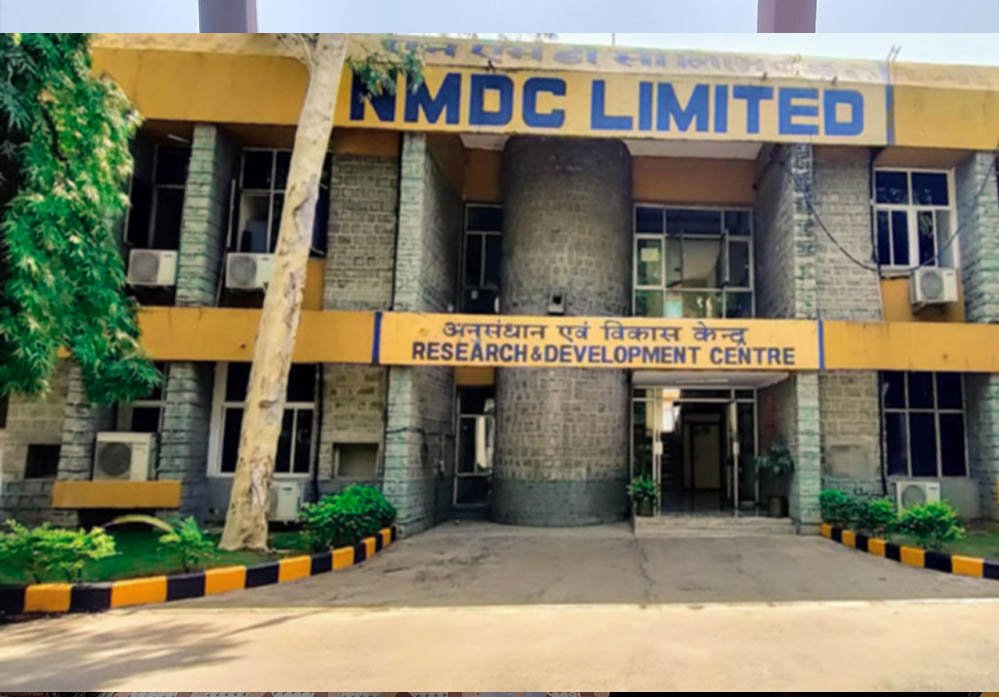 रायपुर में NMDC कार्यालय पहुंची संसदीय राजभाषा समिति, हिंदी के प्रभावी क्रियान्वयन का लिया जायजा