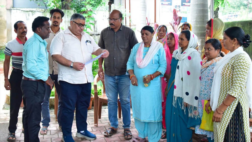 जनदर्शन में पर्यटन एवं संस्कृति मंत्री राजेश अग्रवाल ने सुनीं लोगों की समस्याएं, त्वरित समाधान के दिए निर्देश