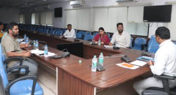 नगरीय निकायों में स्वच्छता पर विशेष ध्यान दें, कचरा फैलाने वालों पर लगायें जुर्माना – कलेक्टर
