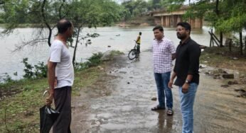 राजनांदगांव : कलेक्टर ने बाढ़ एवं जलभराव वाले क्षेत्रों की सतत निगरानी के दिए निर्देश – अधिकारियों ने किया संवेदनशील क्षेत्रों का निरीक्षण