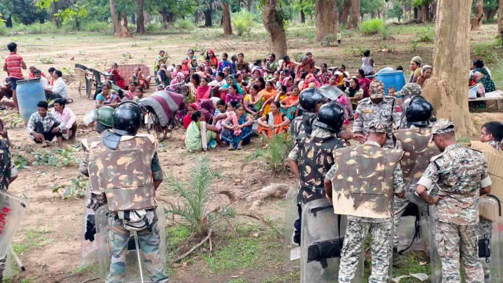 बस्तर में धर्मांतरण विवाद ने पकड़ा तूल, कई गांवों में तनाव, भारी पुलिस बल तैनात