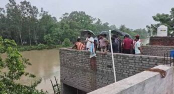 बिलासपुर में भारी बारिश से कई घर बने टापू, भूख-प्यास से जूझ रहे लोग
