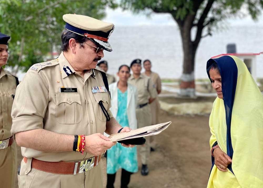 जेल महानिदेशक डॉ वरुण कपूर द्वारा शाजापुर जिला जेल का सघन निरीक्षण
