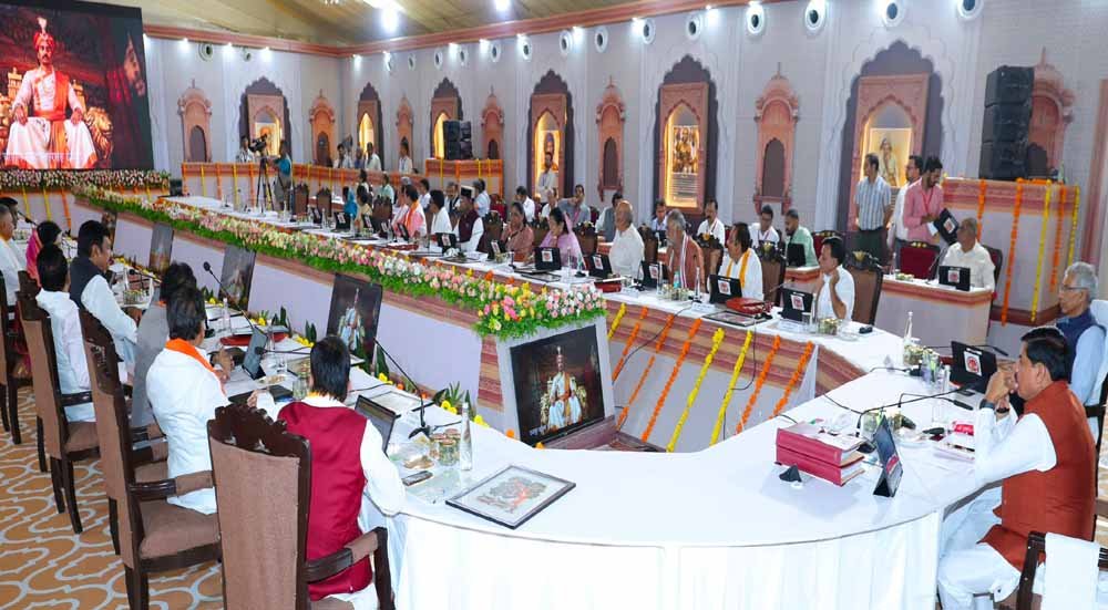 MP कैबिनेट ने UCC को दी मंजूरी, लिव-इन रजिस्ट्रेशन अनिवार्य, आदिवासियों को रखा बाहर