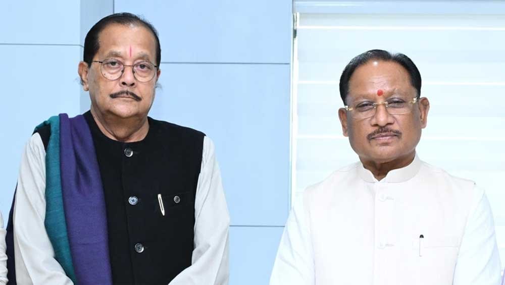 मुख्यमंत्री विष्णु देव साय से झारखंड के वित्त मंत्री राधाकृष्ण किशोर ने की सौजन्य भेंट