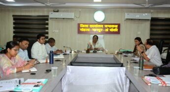 मोहला : मुख्यमंत्री हेल्पलाइन में प्राप्त आवेदनों का करें गुणवत्तापूर्ण निराकरण-कलेक्टर प्रजापति