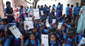 सपेरा बस्ती के बच्चो ने खेली बाल अधिकारों पर सांप सीढ़ी