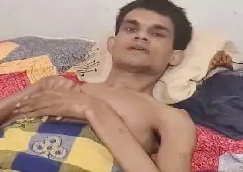 CG : 10 साल से बिस्तर पर जिंदगी काट रहे दिव्यांग युवक ने लगाई इच्छा मृत्यु की गुहार …
