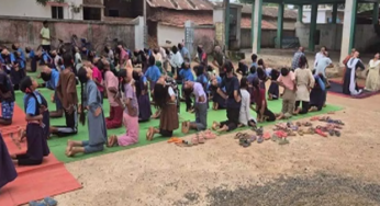 राजनांदगांव : आरोग्य मंदिर आयुष सड़क चिरचारी में योगाभ्यास के साथ दी जा रही शासकीय योजनाओं की जानकारी …