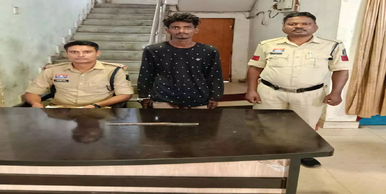 CG : रहंगी चौक पर छुरी लहराकर लोगों को डराने वाला युवक गिरफ्तार …