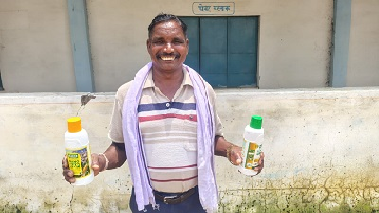 CG : पड़ोसी किसानों की सफलता से प्रेरित होकर पहली बार नैनो यूरिया और नैनो डीएपी अपनाएंगे किसान समयलाल …