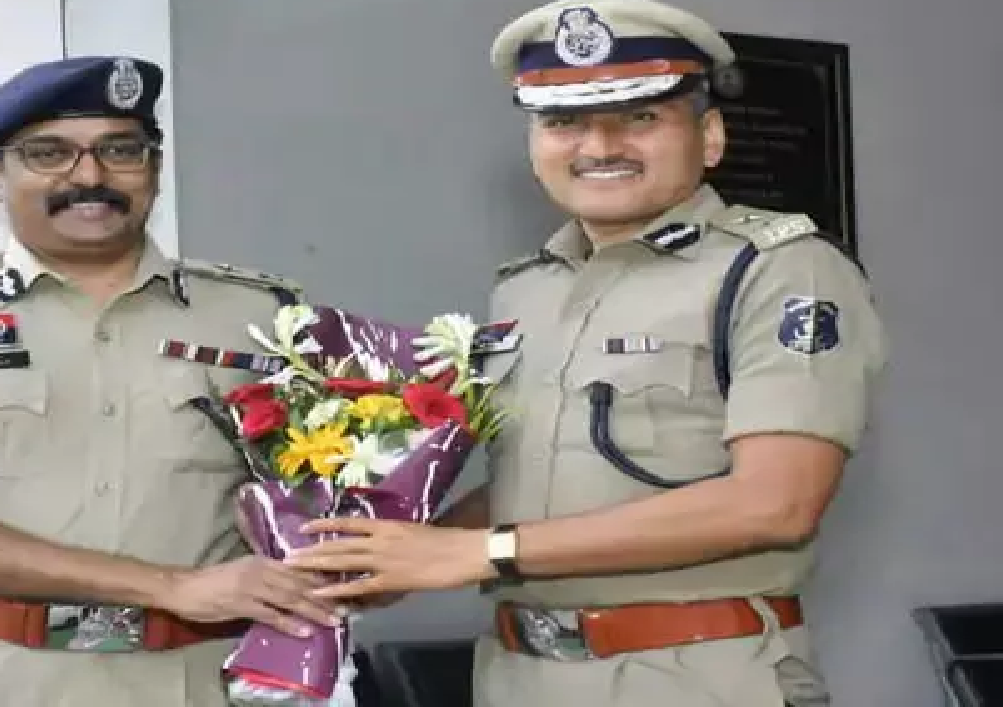 CG : IPS बद्रीनारायण मीणा ने बस्तर रेंज आईजी का पदभार संभाला …