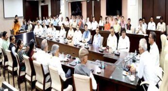 अधिकारी टीम मध्यप्रदेश के रूप में योजनाओं और निर्णयों के क्रियान्वयन में उत्कृष्ट भूमिका निभाएं : मुख्य सचिव बर्णवाल