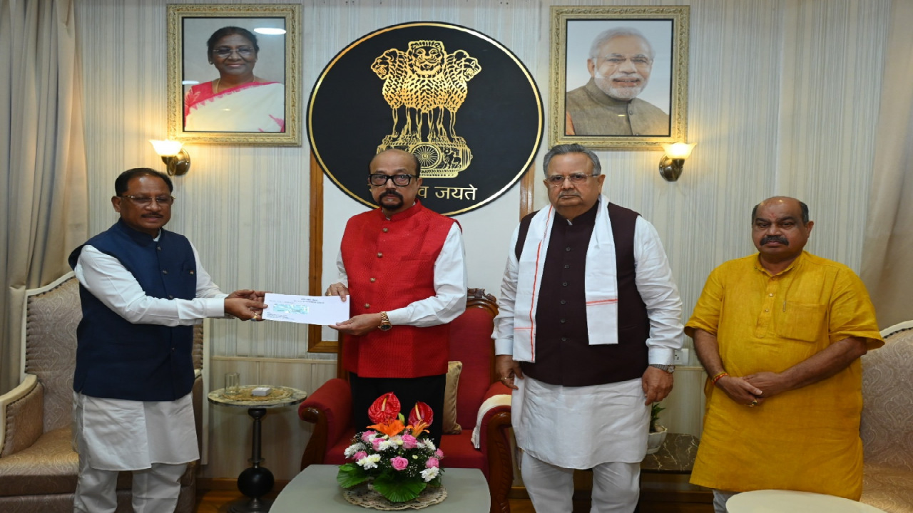 CG : मुख्यमंत्री विष्णु देव साय ने राज्यपाल रमेन डेका से की सौजन्य भेंट
