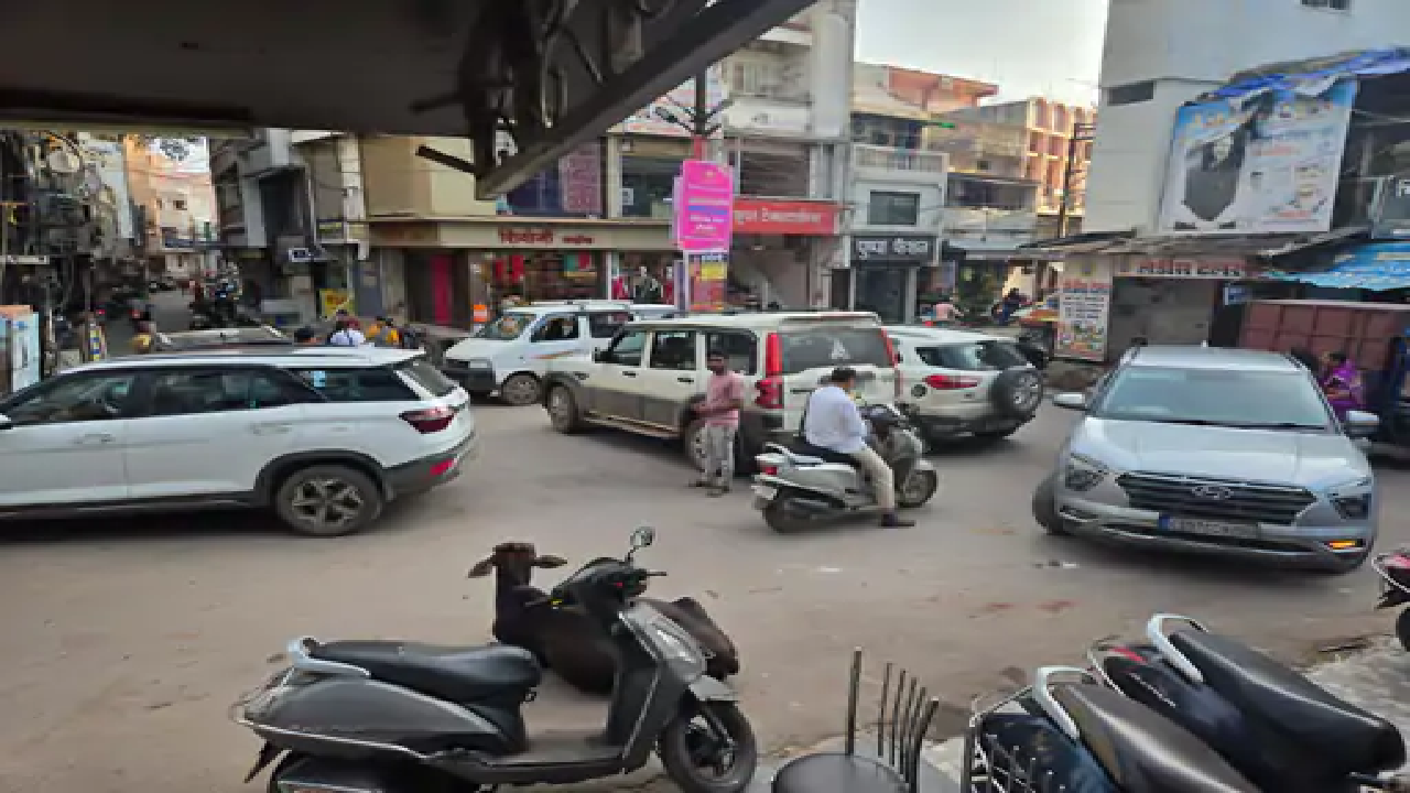 राजनांदगांव : बाजार क्षेत्र में मनमाने ढंग से पार्किंग, बिगड़ रही व्यवस्था…