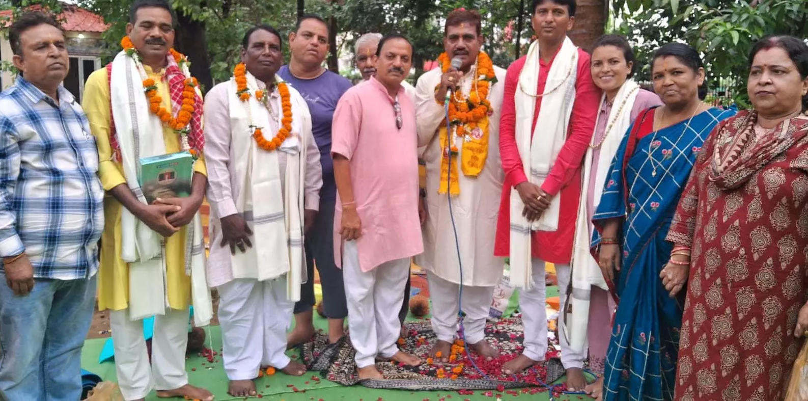CG : तस्मे गुरूवे नम: की जयकारा से गूंजा अनुपम गार्डन …