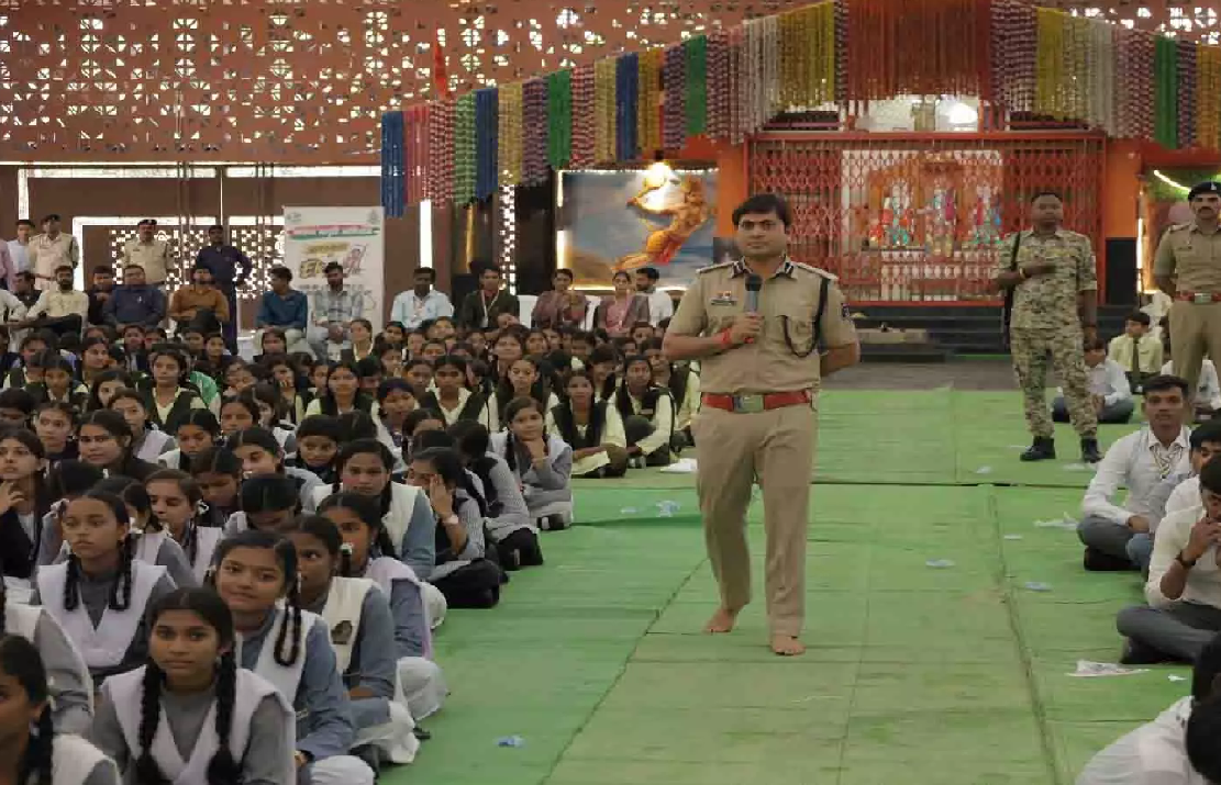 CG : साइबर जागृति अभियान में 1298 विद्यार्थियों ने सीखे डिजिटल सुरक्षा के गुर …