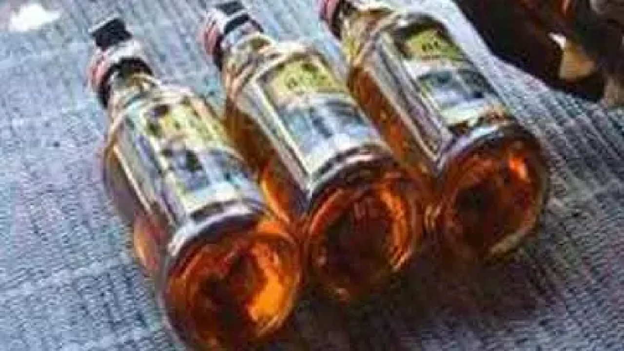 CG : 45 लाख की शराब पर बुलडोजर चलाया, अवैध परिवहन में पकड़ा था पुलिस ने …