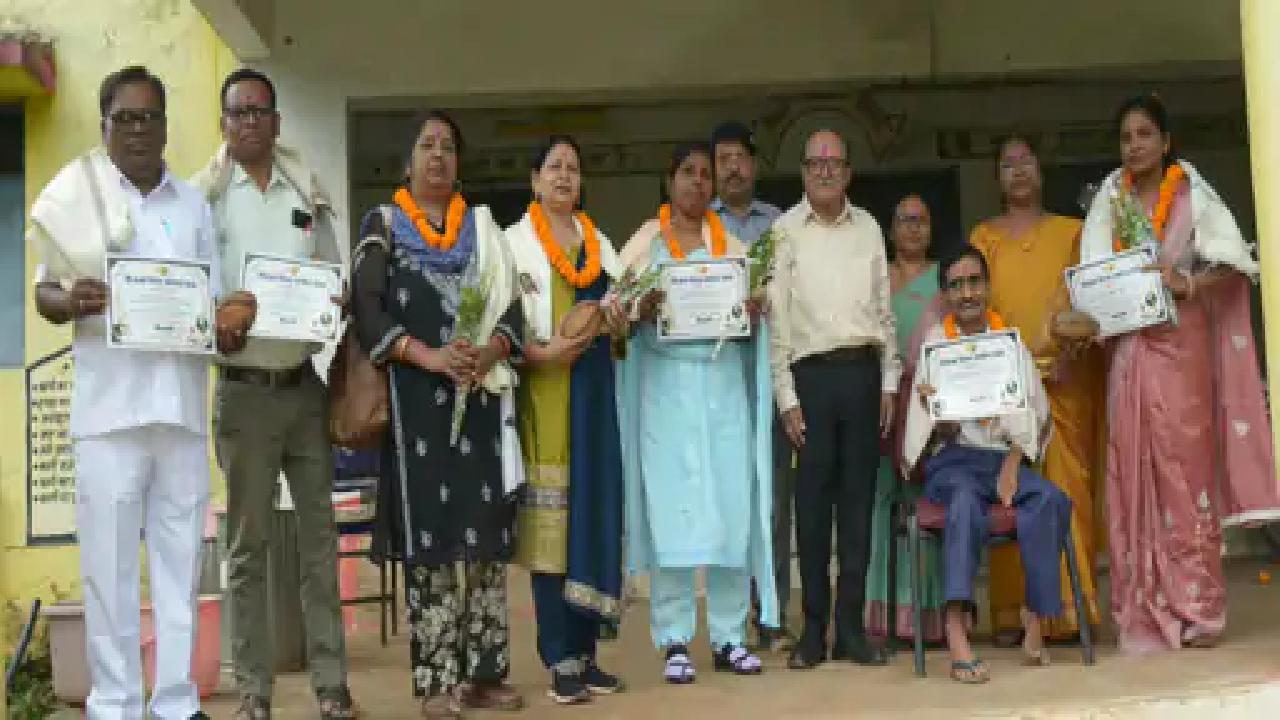 राजनांदगांव : बांधाबाजार में गुरुजन सम्मानित हुए…