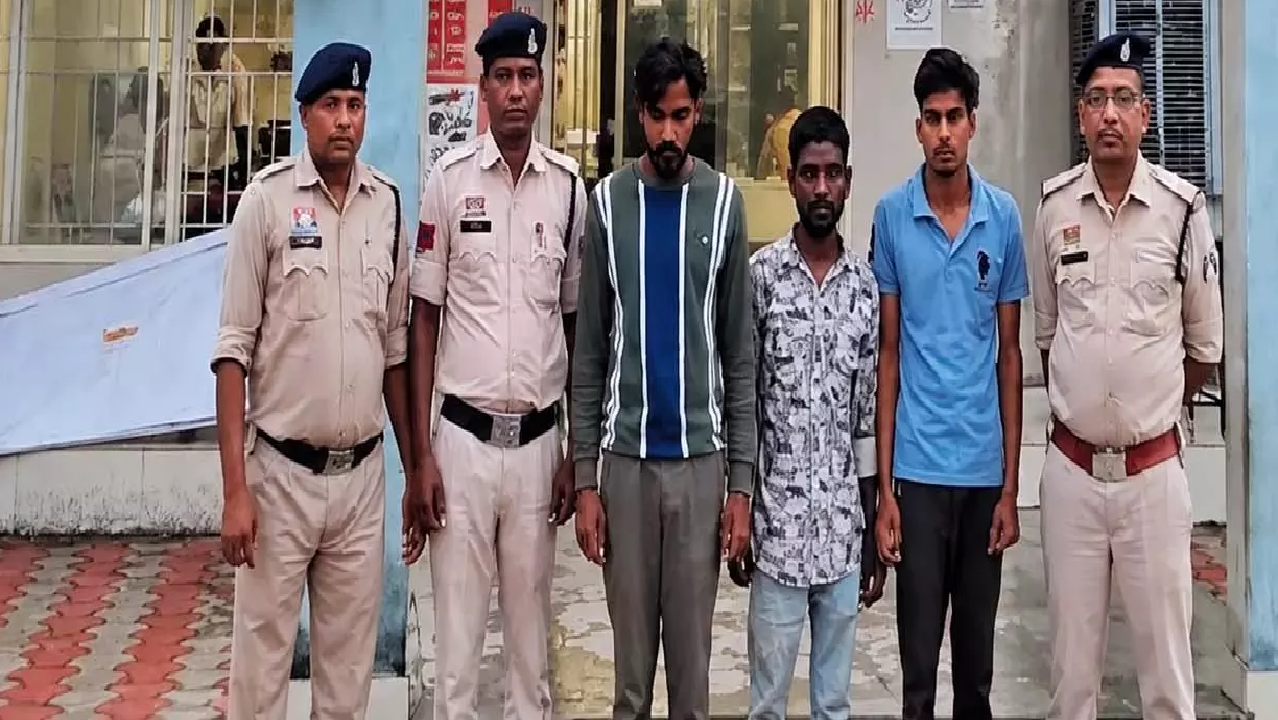 CG : बाबा साहब की प्रतिमा क्षतिग्रस्त करने वाले 4 आरोपी गिरफ्तार…
