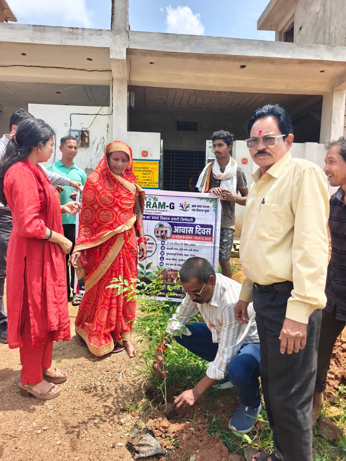 मोहला : 185 ग्राम पंचायतों में मनाया गया आवास दिवस एवं रोजगार दिवस