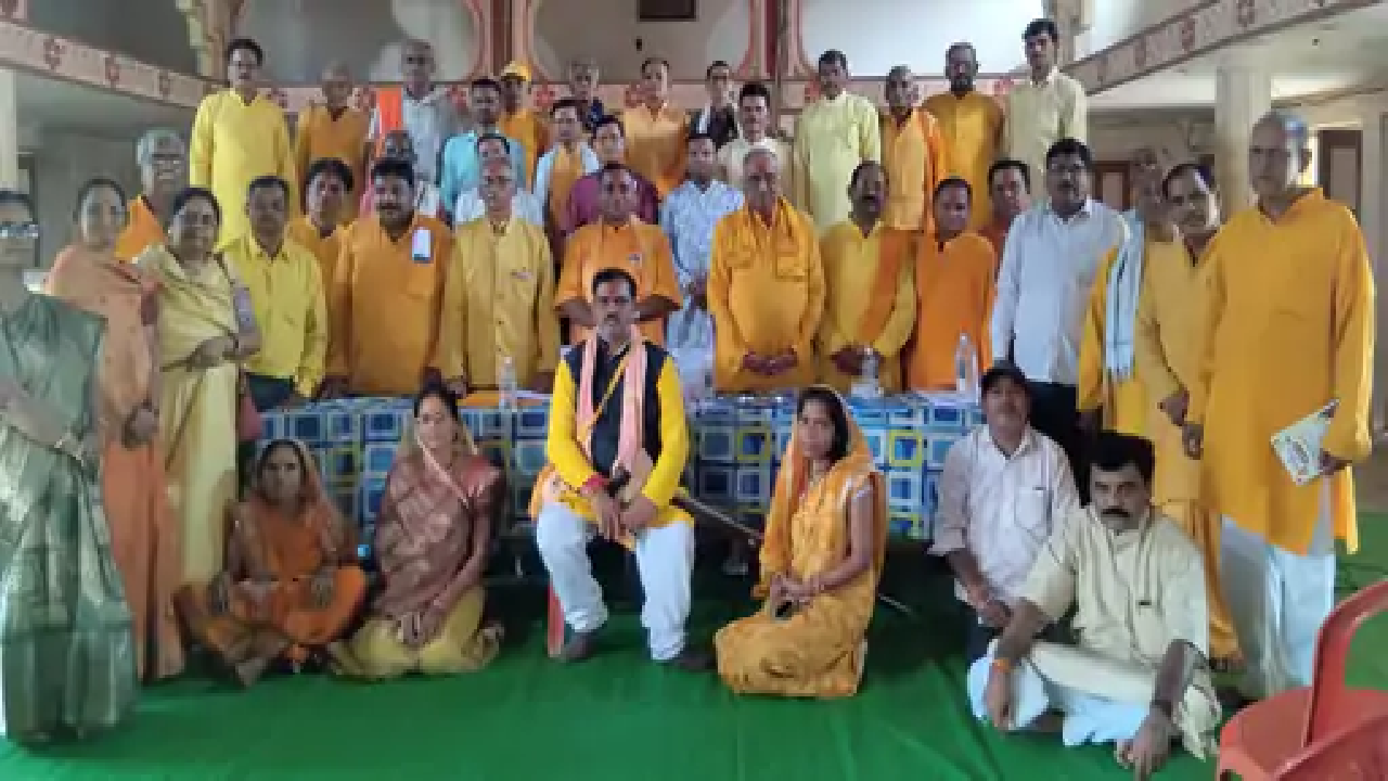 राजनांदगांव : गोष्ठी में समन्वयक सुरेन्द सिंग ठाकुर व सह समन्वयक प्रकाश साहू को बनाया ...