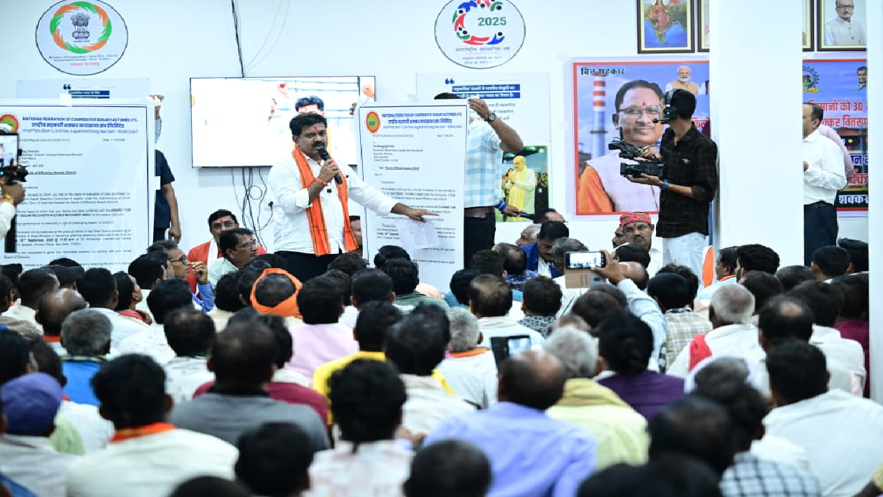 CG : डिप्टी सीएम शर्मा ने गन्ना किसानों को रियायती दर पर शक्कर वितरण का शुभारंभ किया …