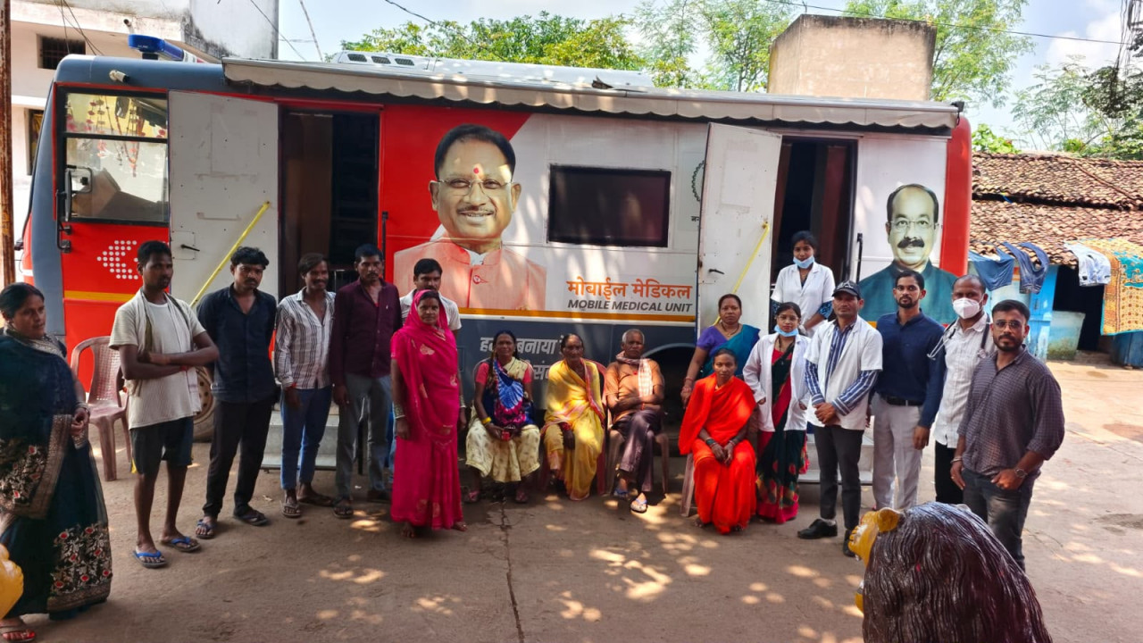 विशेष लेख : सेवा संकल्प अभियान: दूरियां घटीं, स्वास्थ्य सेवाओं की पहुंच बढ़ी: मोबाइल मेडिकल यूनिटों से 4.66 लाख से अधिक मरीज लाभान्वित ...