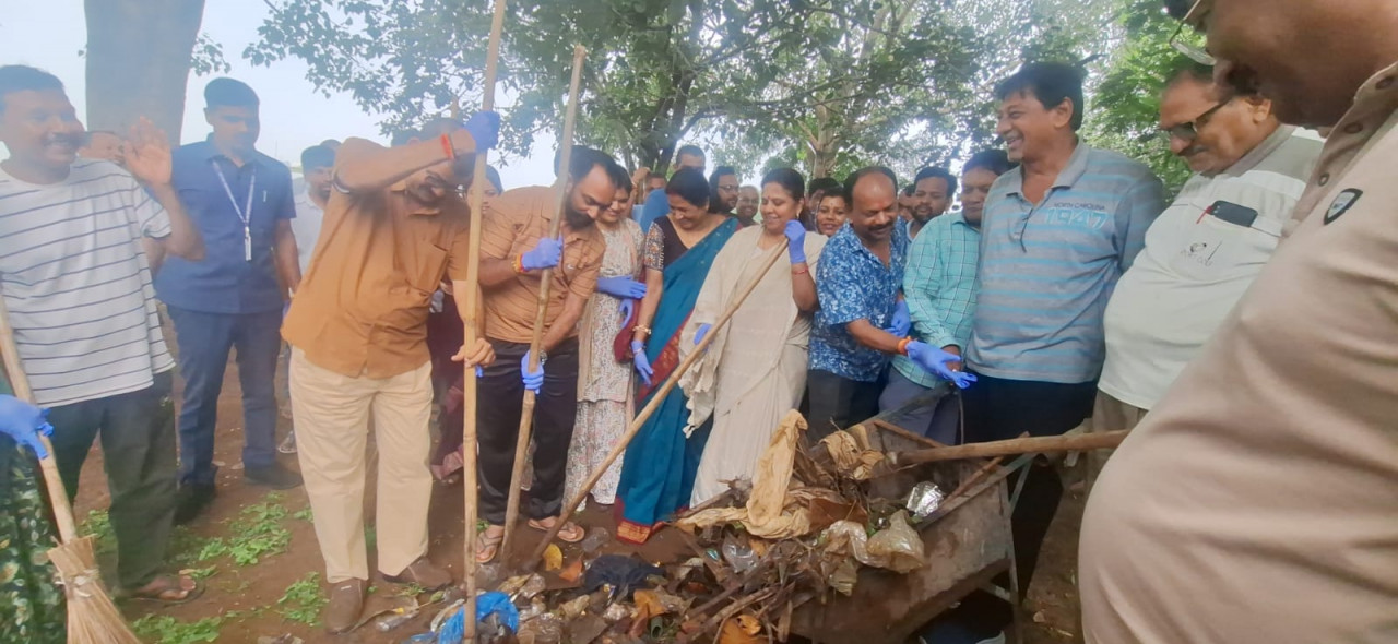 सेवा संकल्प अभियान के तहत बंधवा तालाब में स्वच्छता अभियान एवं वृक्षारोपण ...