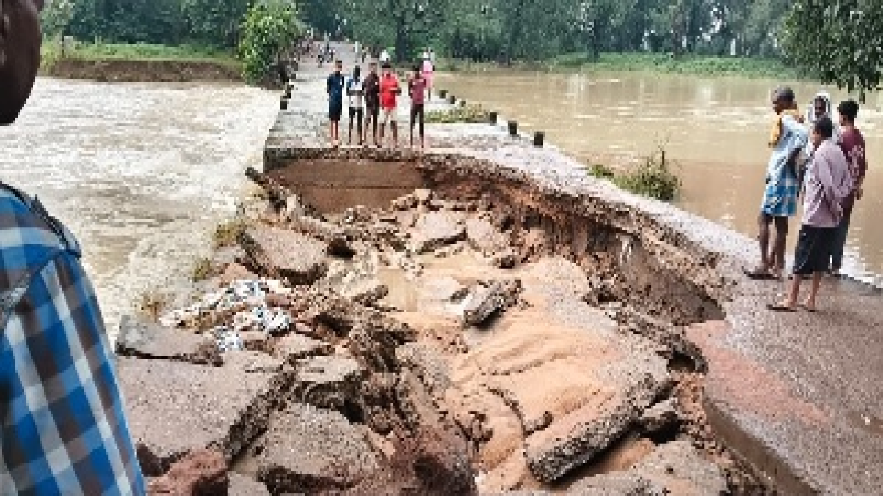 CG : बाढ़ प्रभावित परिवारों की सुरक्षा और सड़कों की बहाली के लिए प्रशासन मुस्तैद …