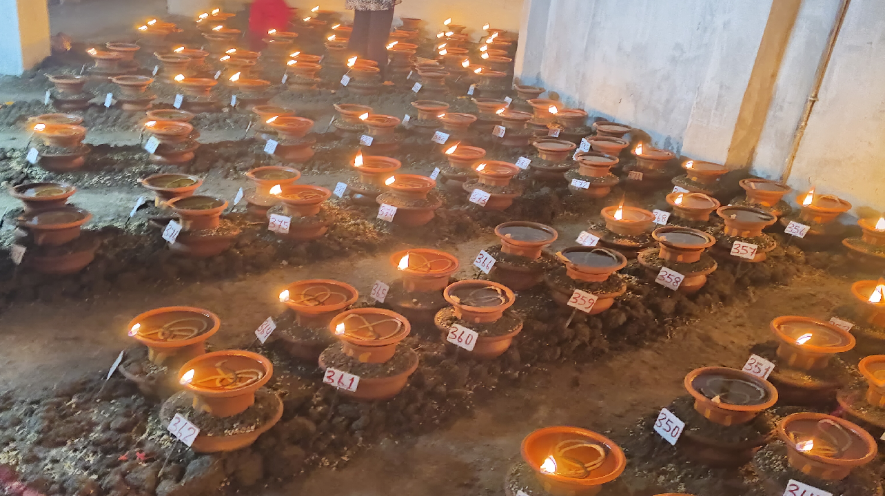 राजनांदगांव : देश-विदेश के भक्तों ने मंदिर में प्रज्वलित की आस्था की ज्योत...