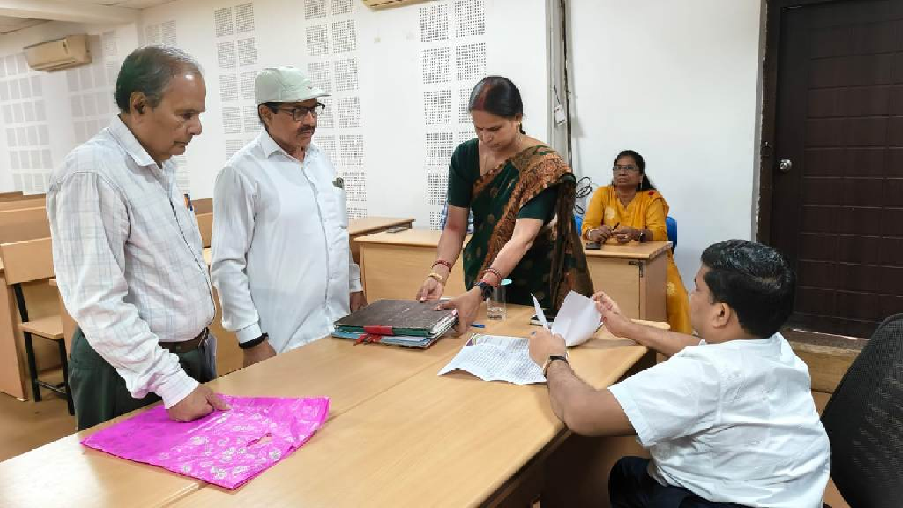 CG : भिलाई निगम में जनदर्शन, मांग-शिकायतों से संबंधित 16 आवेदन मिले...