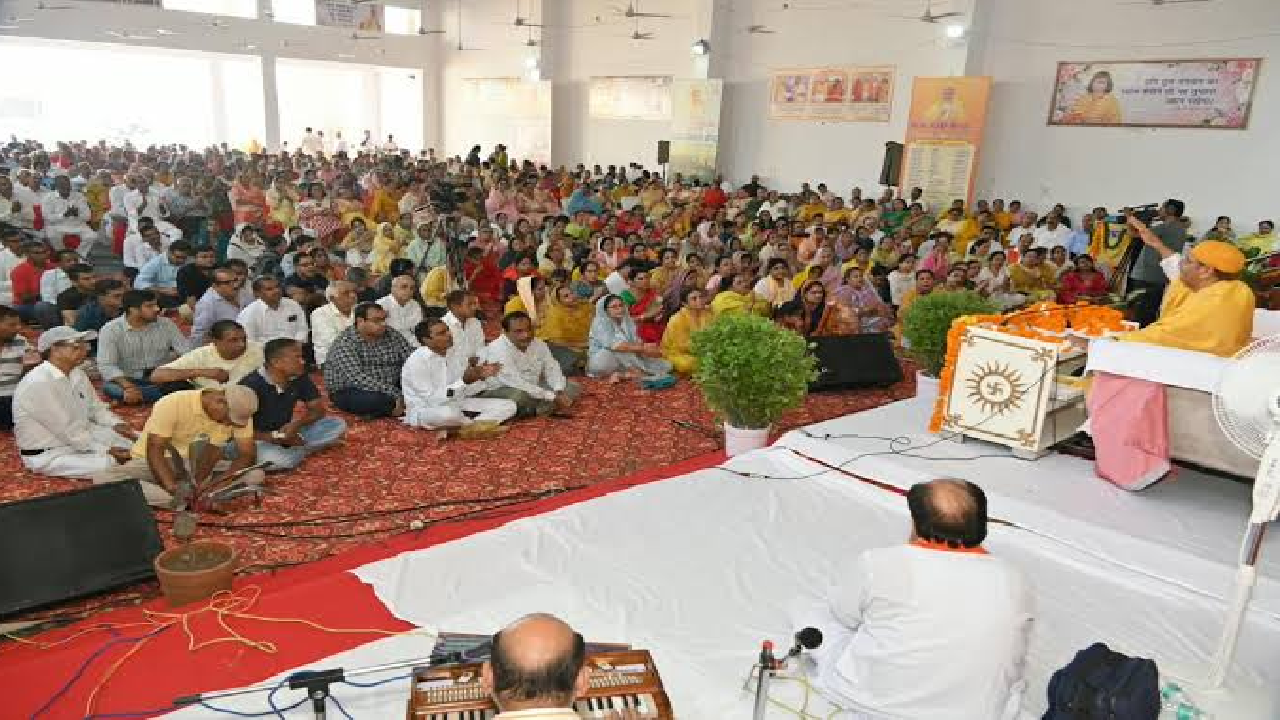 राजनांदगांव : सत्संग के प्रति अटूट आस्था, दूरी भी नहीं बनी श्रद्धालुओं की राह में बाधा...