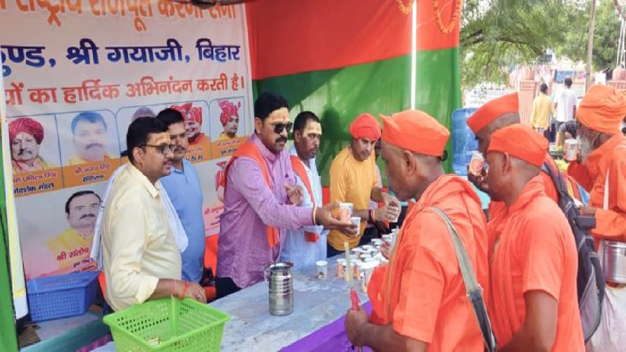 राजनांदगांव : पदयात्रियों की सेवा में आगे आई राजपूत करणी सेना, सेवा भाव से कर रही सहयोग...
