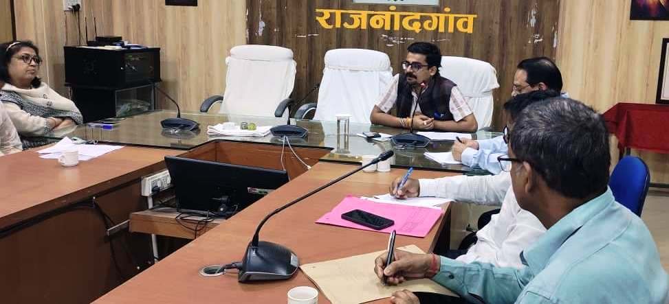 राजनांदगांव : क्वांर नवरात्रि पर डोंगरगढ़ में आयोजित मेला में स्वास्थ्य व्यवस्था के संबंध में निजी अस्पताल संचालकों एवं चिकित्सकों की बैठक संपन्न...