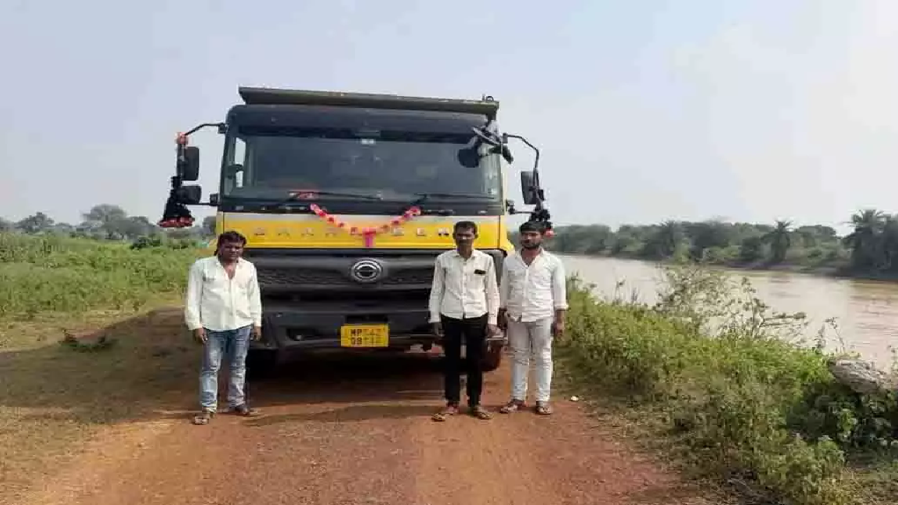 CG : महानदी मुख्य नहर पर दौड़ रहे लोडेड हाईवा, नहर टूटने से गांवों में बाढ़ का खतरा …